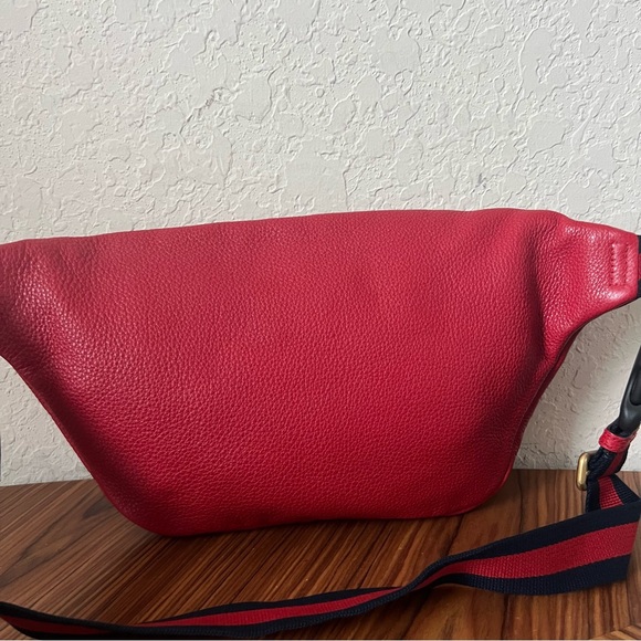 Gucci Grained Calfskin Logo Belt Bag Red Large - Picture 2 of 16